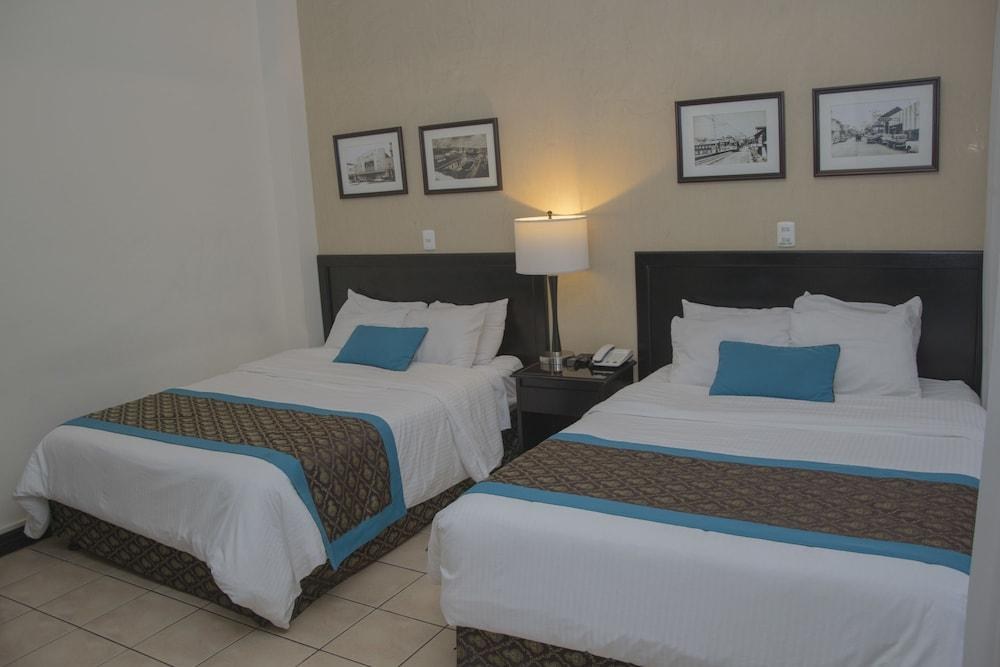 Hotel Colonial photo 4