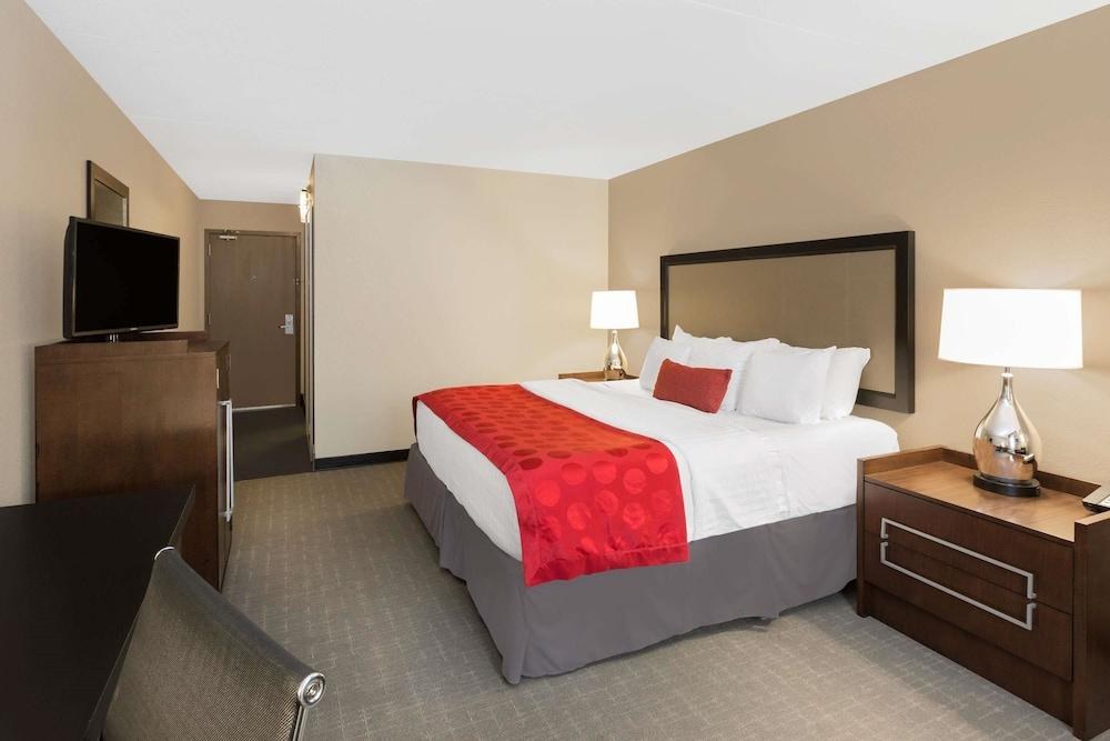 Clarion Inn Des Moines Airport photo 2