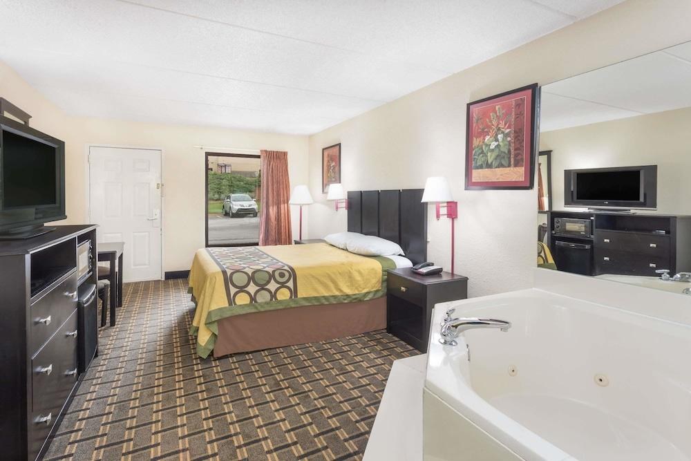 Super 8 by Wyndham Decatur/Lithonia/Atl Area photo 4