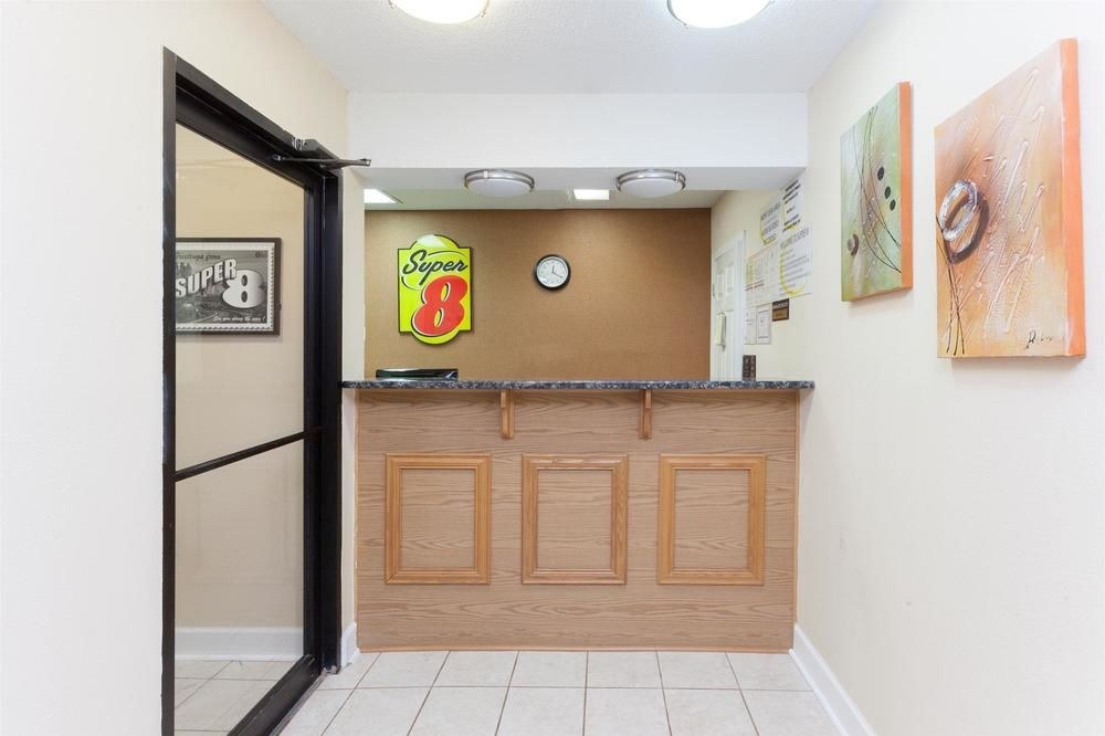 Super 8 by Wyndham Decatur/Dntn/Atlanta Area photo 1