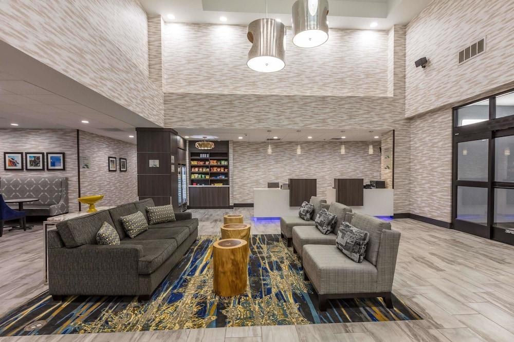 Wingate by Wyndham Dallas Love Field photo 3
