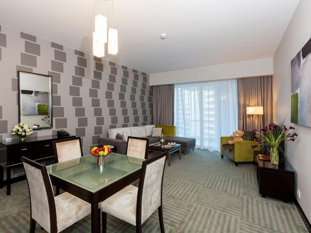 FLORA CREEK HOTEL DELUXE APARTMENTS photo 2