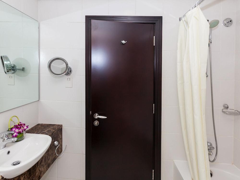 FLORA CREEK HOTEL DELUXE APARTMENTS photo 3