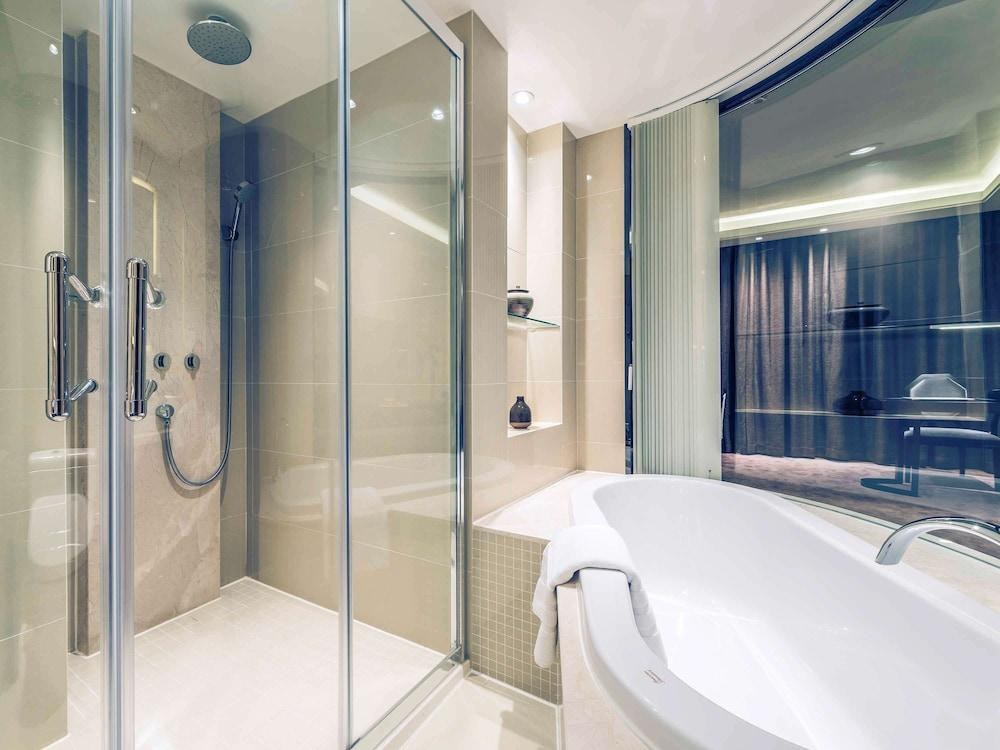 MERCURE SHANGHAI ROYALTON photo 2