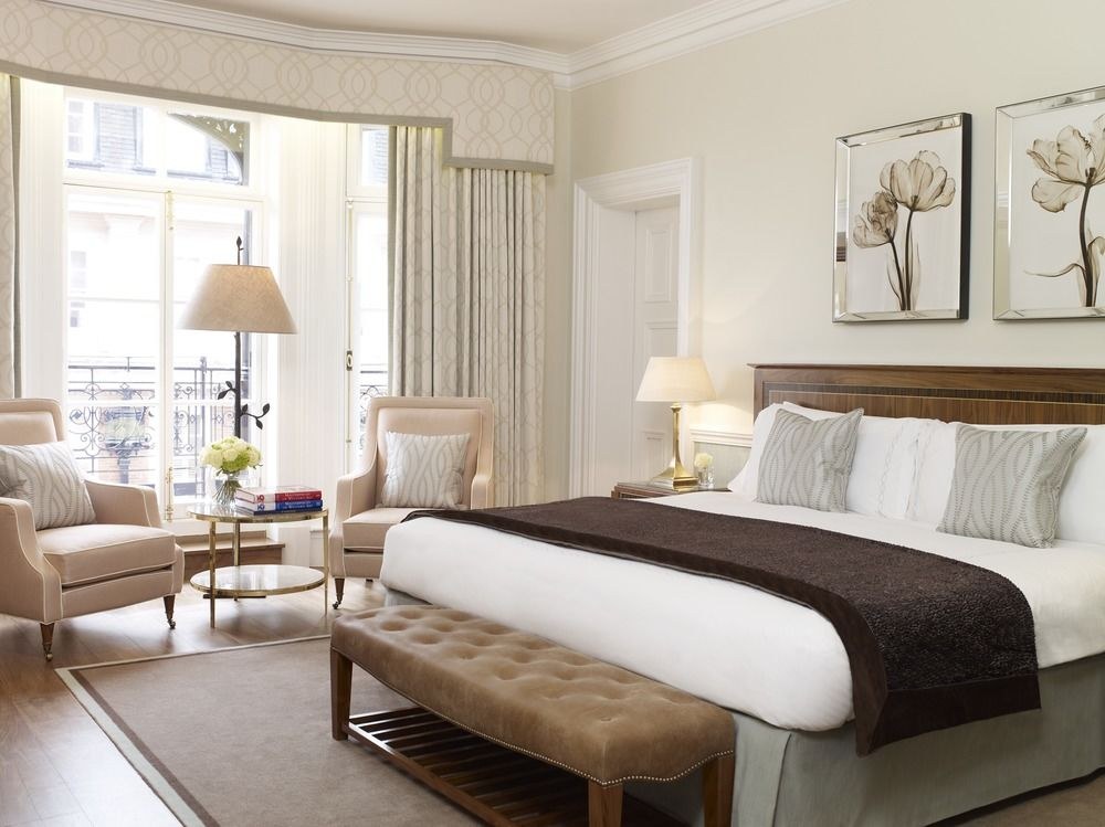 CLARIDGE'S photo 1