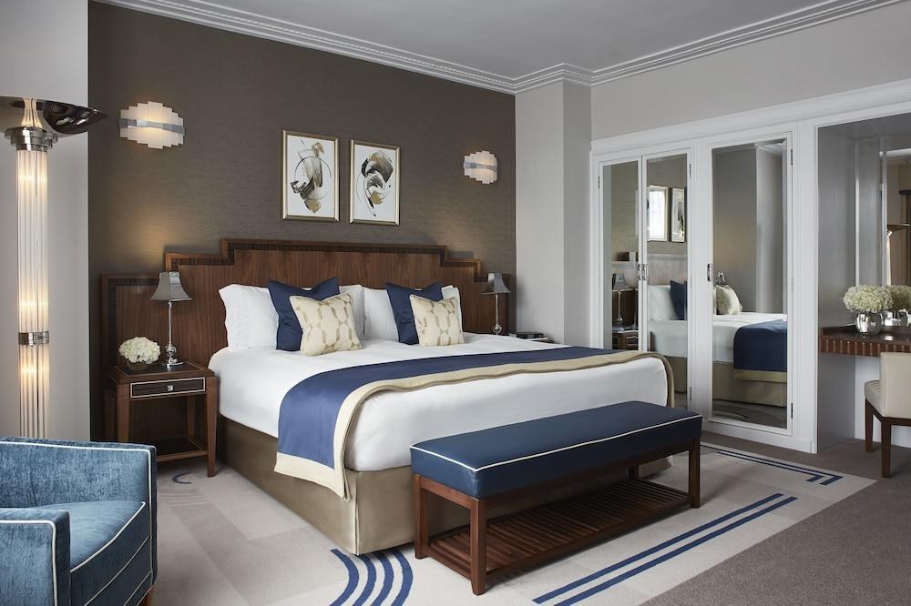 CLARIDGE'S photo 4