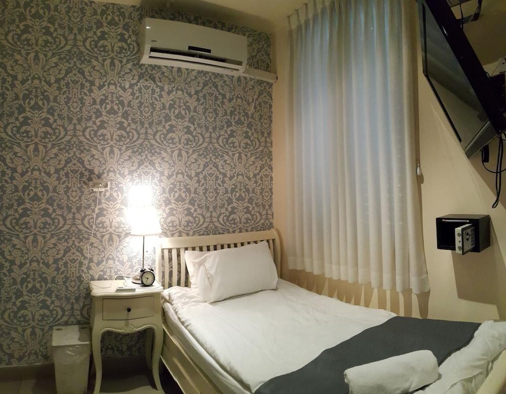 CENTRAL HOTEL TEL AVIV photo 4