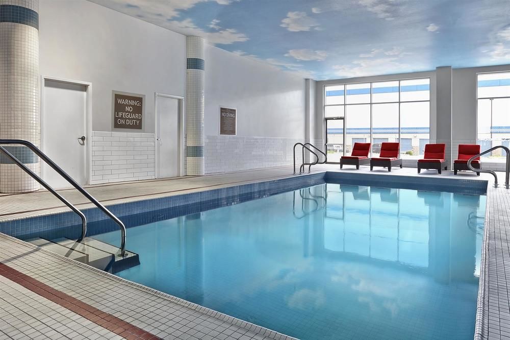 FOUR POINTS BY SHERATON CALGARY AIRPORT photo 4