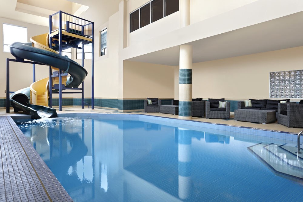 FOUR POINTS BY SHERATON HOTEL  SUITES CALGARY WEST photo 3
