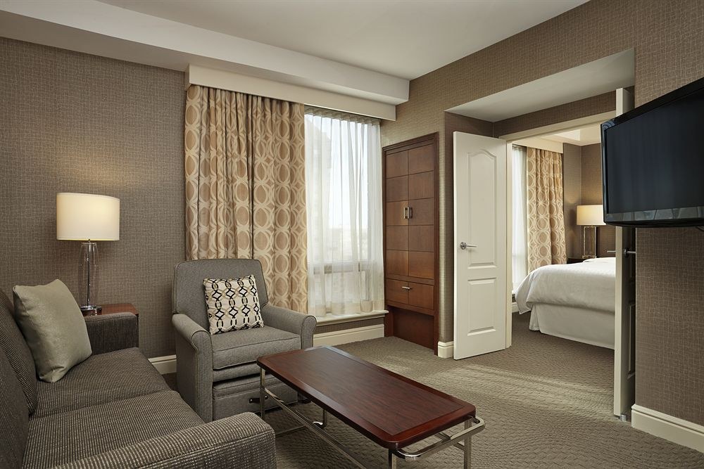 SHERATON SUITES CALGARY EAU CLAIRE