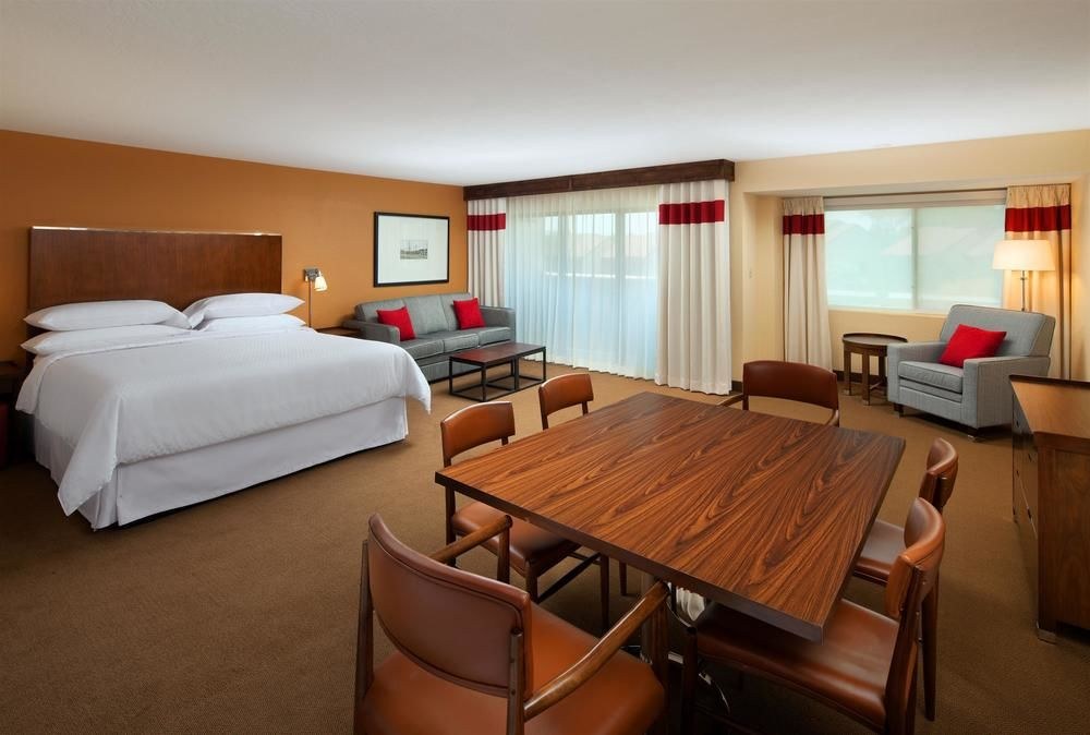 FOUR POINTS BY SHERATON PHOENIX SOUTH MOUNTAIN photo 1