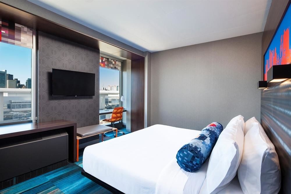 ALOFT BOSTON SEAPORT DISTRICT photo 1