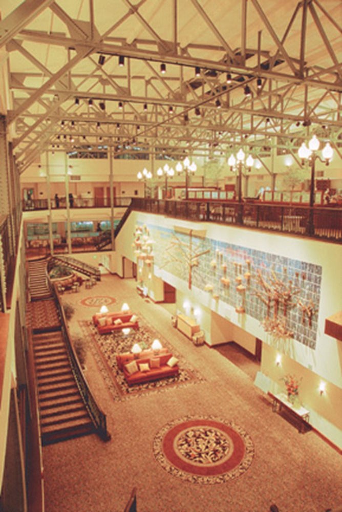 SHERATON GRAND SACRAMENTO HOTEL