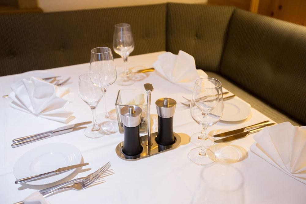 Crowne Plaza Frankfurt Congress Hotel by IHG photo 2