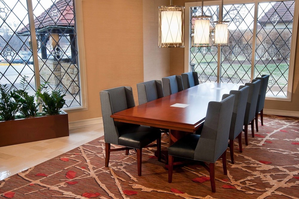 SHERATON WESTPORT CHALET HOTEL ST. LOUIS photo 1