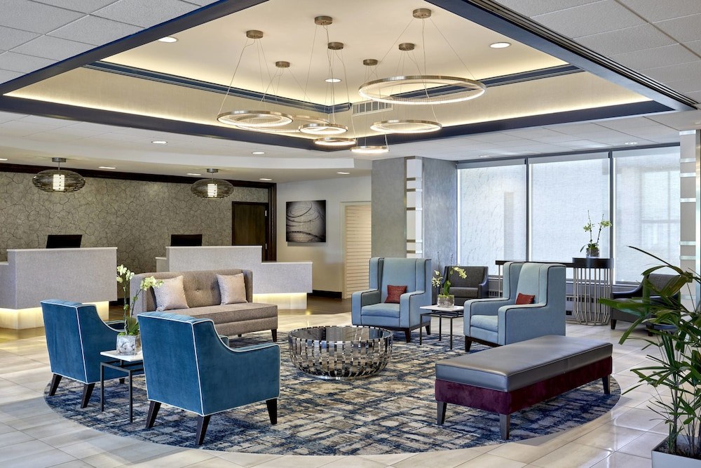SHERATON MILWAUKEE BROOKFIELD HOTEL photo 2
