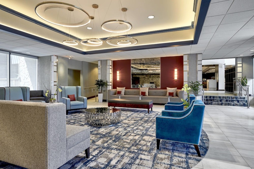 SHERATON MILWAUKEE BROOKFIELD HOTEL photo 3