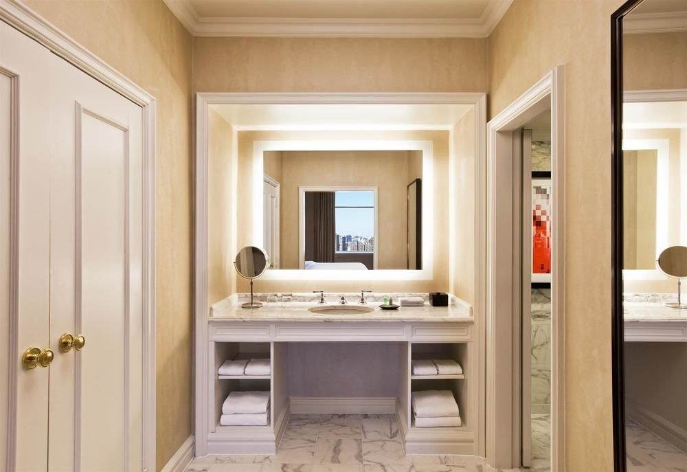 THE WESTIN PHILADELPHIA