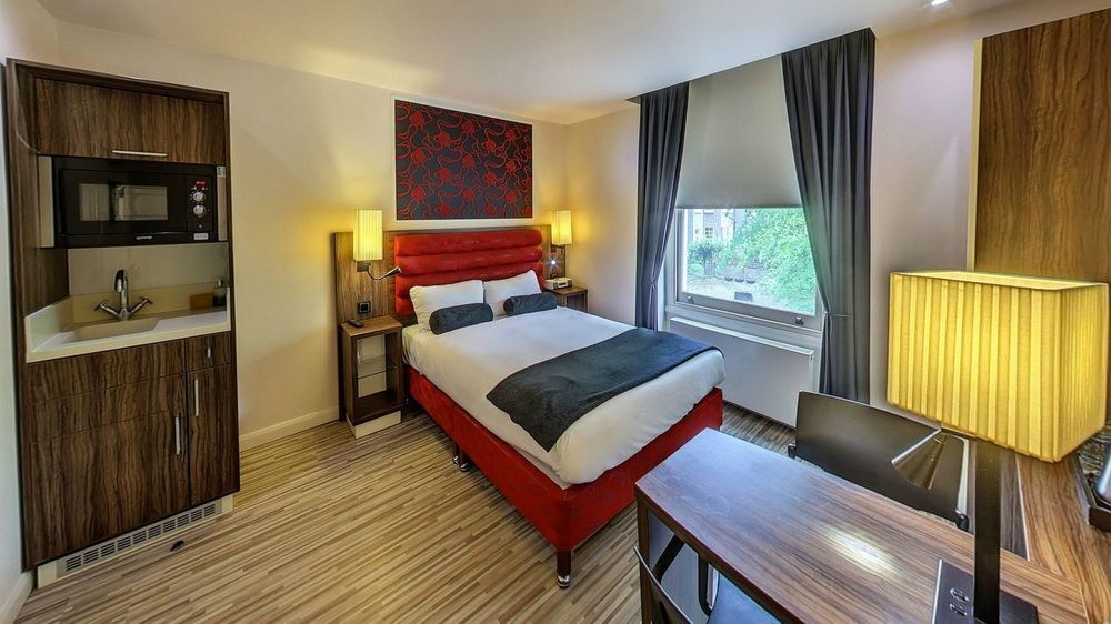 SIMPLY ROOMS & SUITES