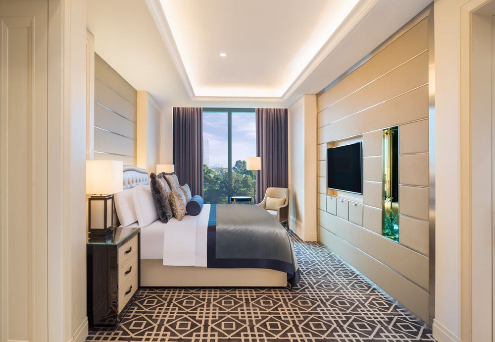 ST. REGIS photo 3