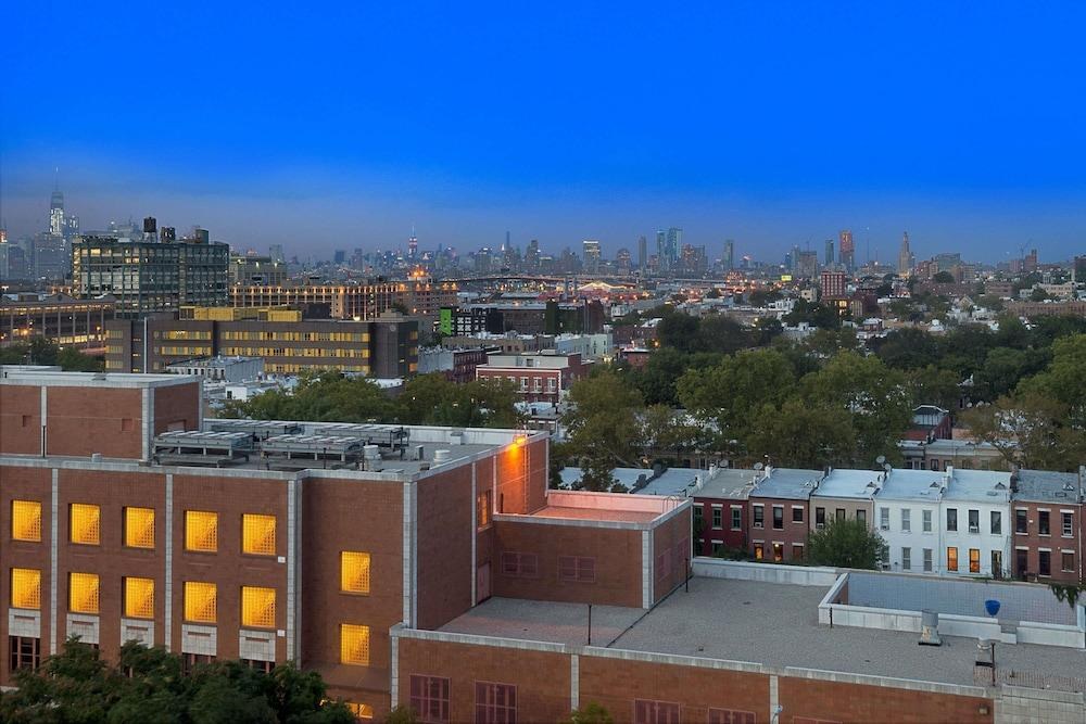 WYNDHAM GARDEN BROOKLYN SUNSET PARK photo 4