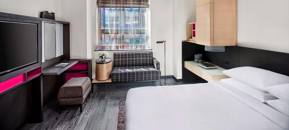 HYATT HERALD SQUARE photo 4