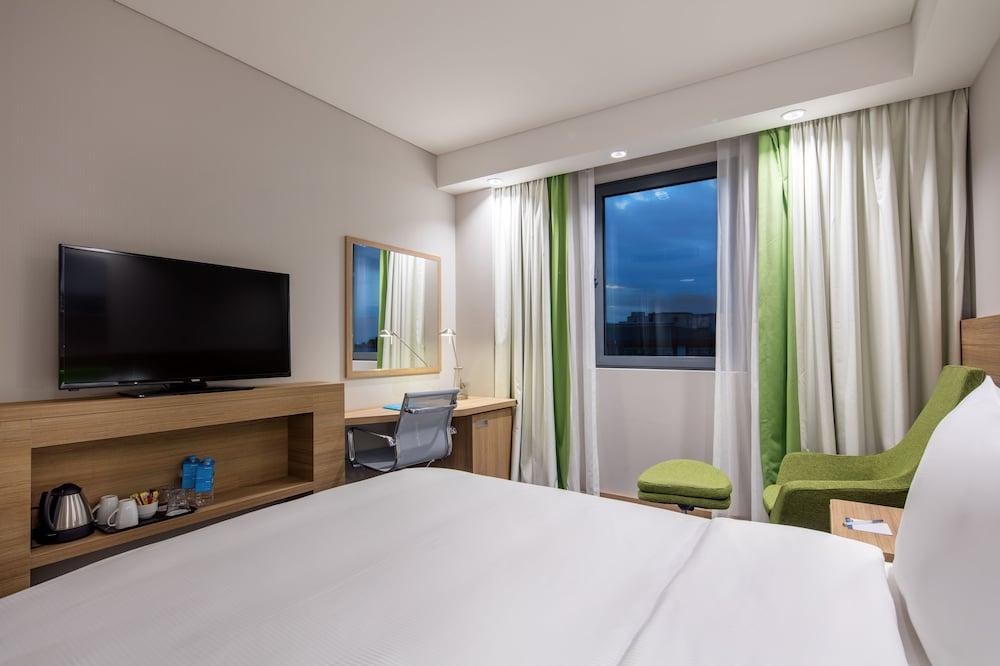 Hampton by Hilton Istanbul Zeytinburnu photo 2