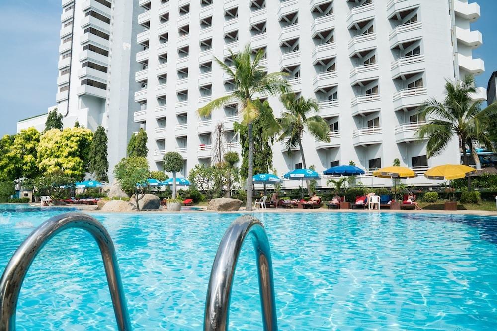 GRAND JOMTIEN PALACE photo 2