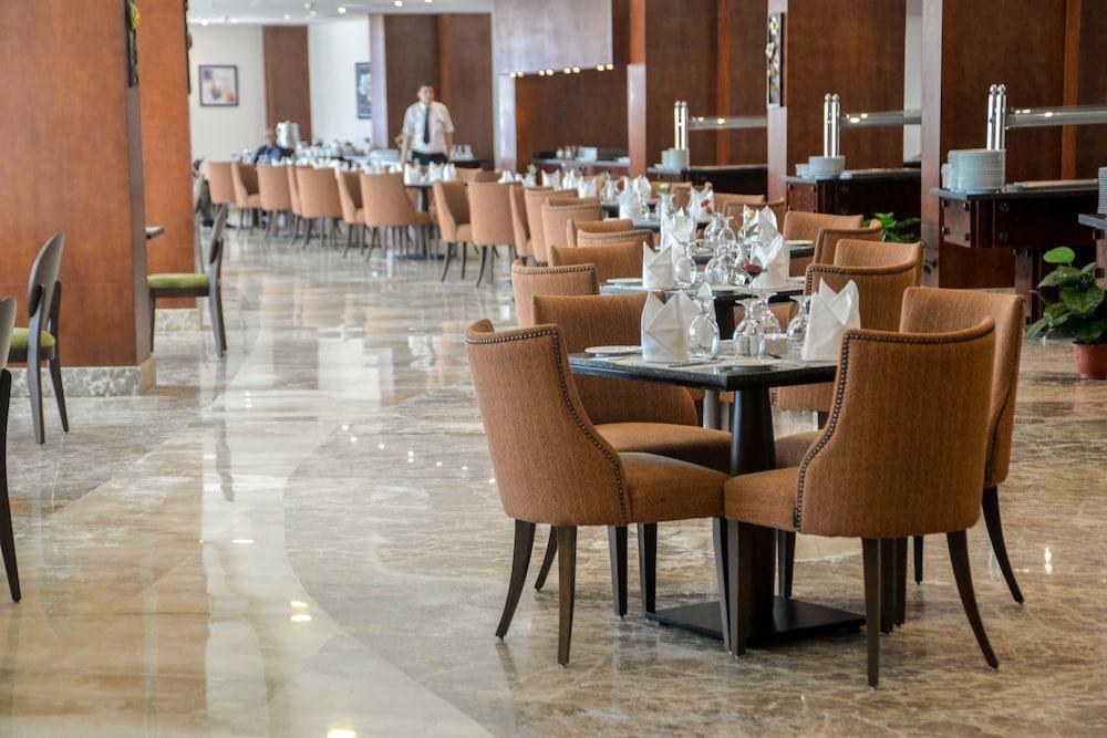 TOLIP EL NARGES HOTEL & SPA photo 2