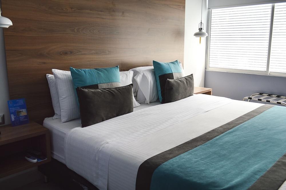Hotel Blue Concept photo 2