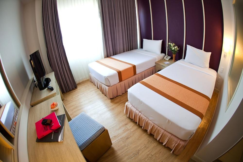 TRANG HOTEL BANGKOK photo 2