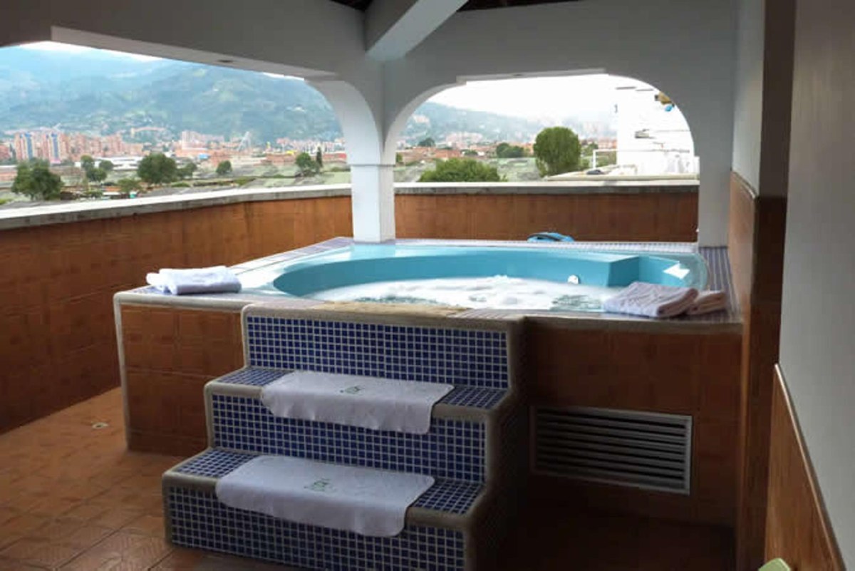 Hotel Alcaravan Medellin photo 4