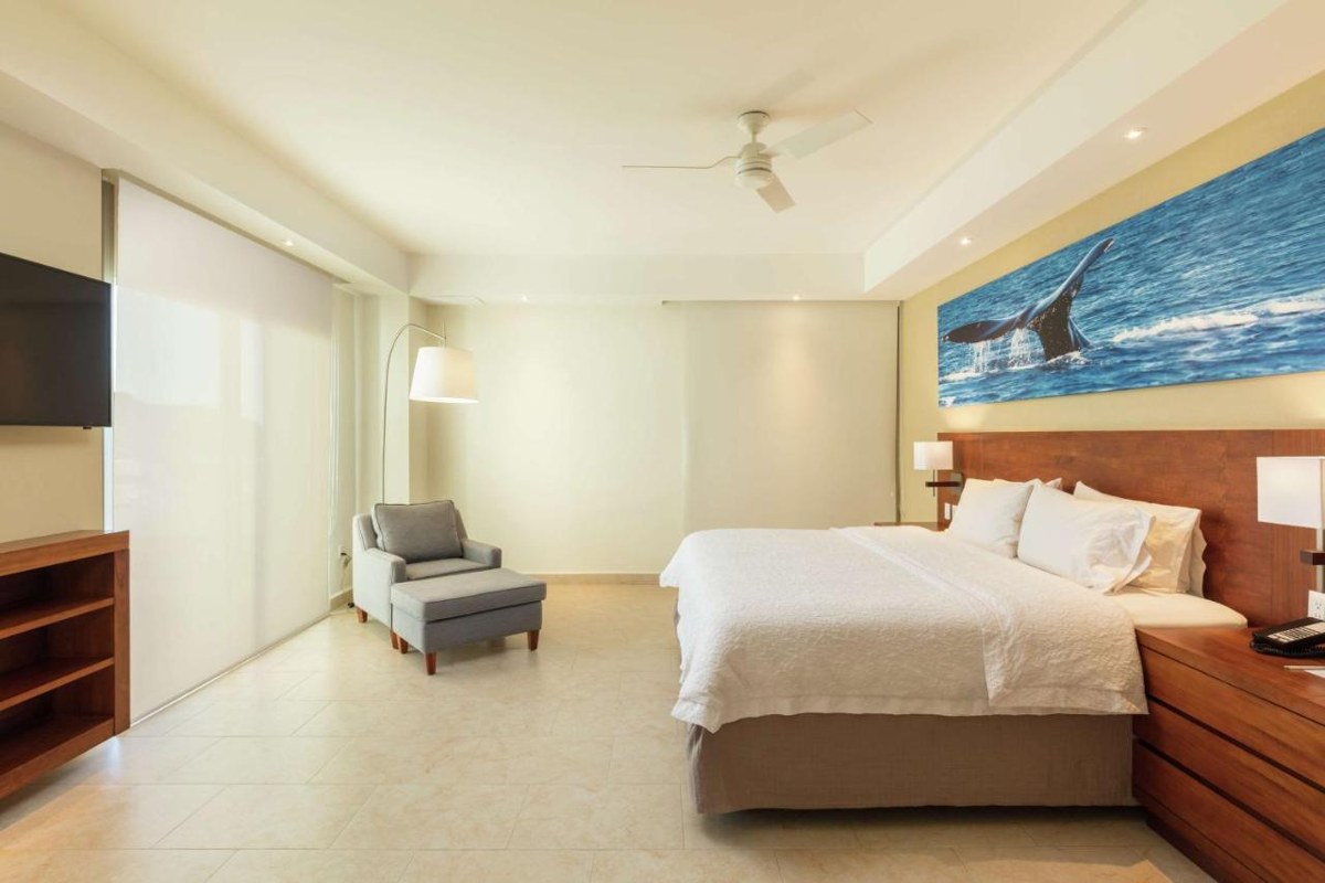 HAMPTON INN AND SUITES BY HILTON LOS CABOS