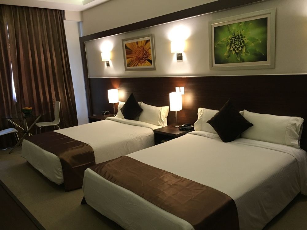WESTON SUITES photo 1