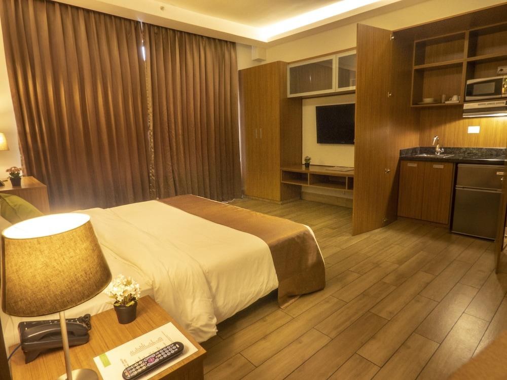 WESTON SUITES photo 4