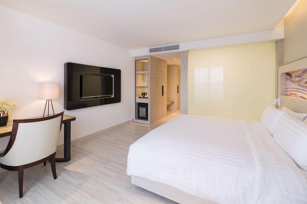 NOVOTEL PHUKET PHOKEETHRA photo 2