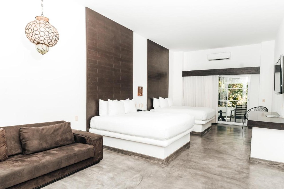 BAHIA HOTEL & BEACH HOUSE photo 4