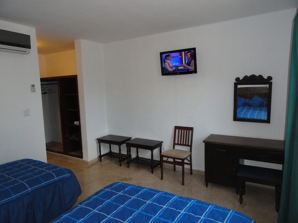 Las Dalias Inn photo 2