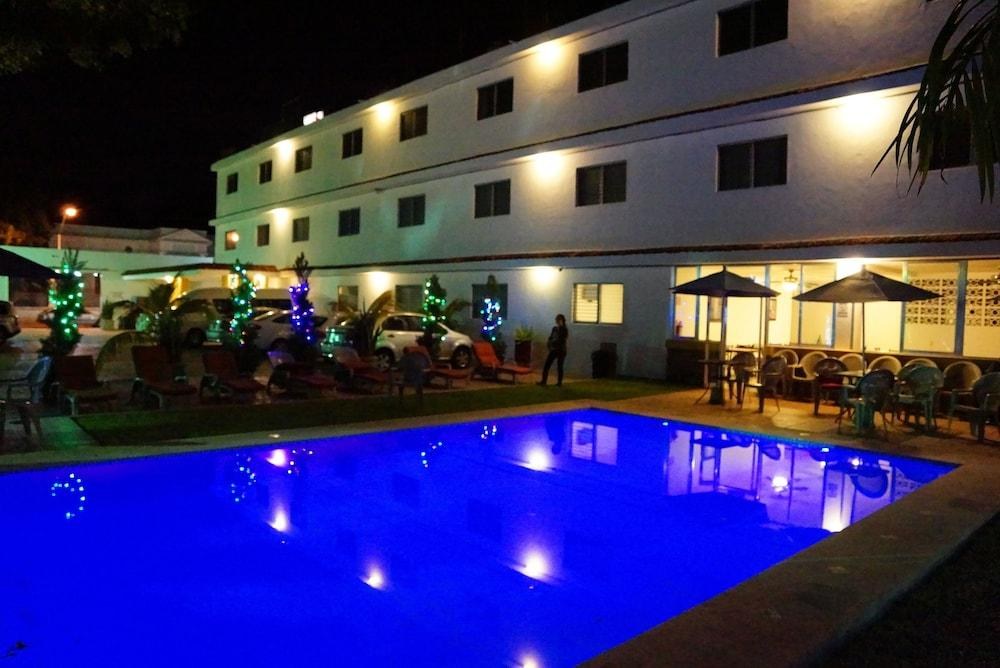 Las Dalias Inn photo 4