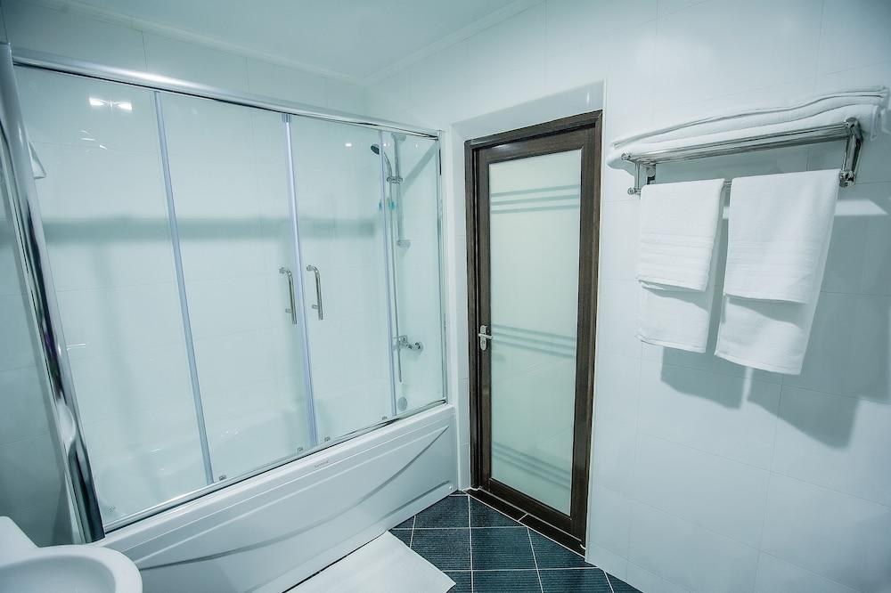 ARIA HOTEL CHISINAU photo 2