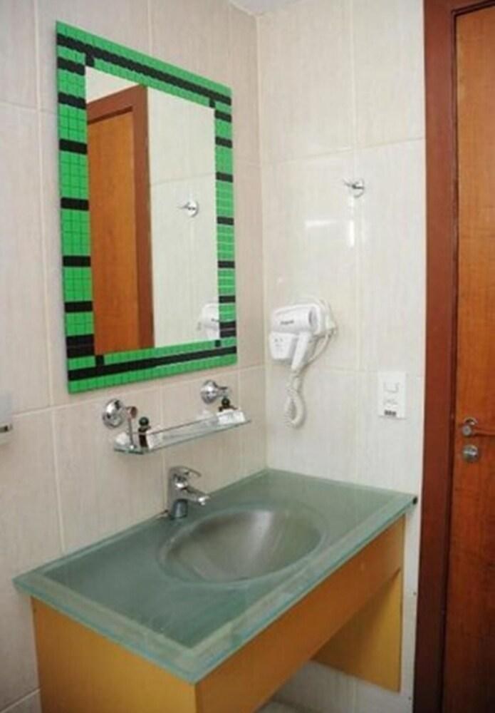 Family Hotel photo 2