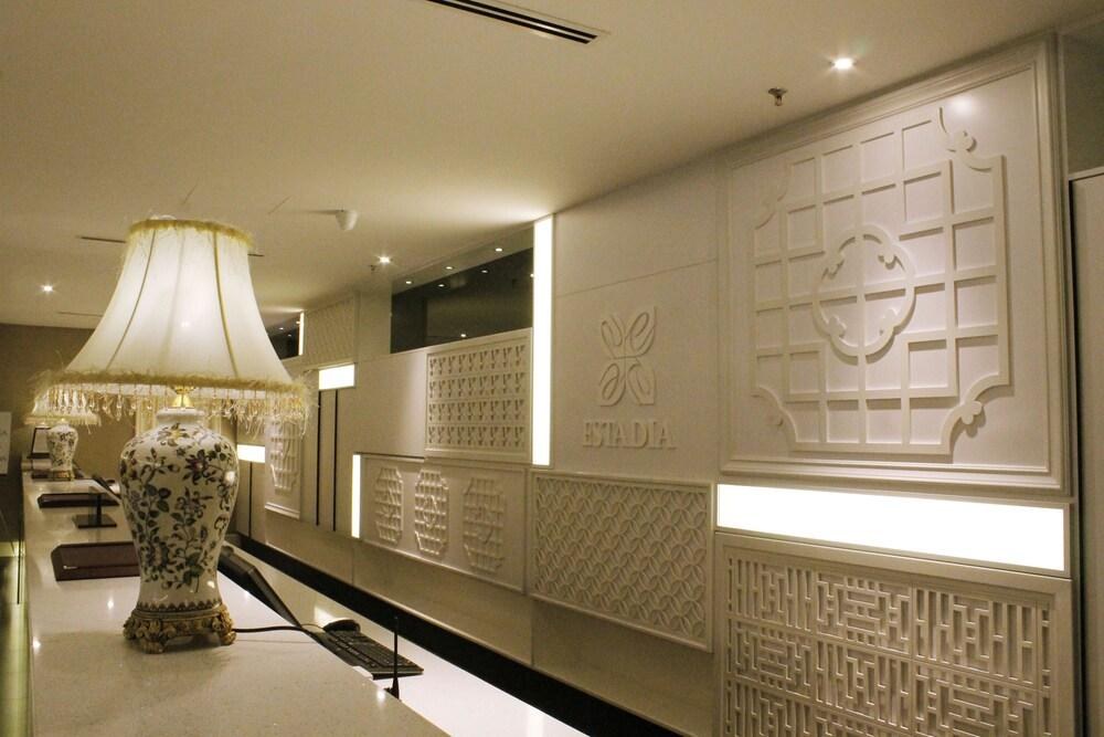 ESTADIA HOTEL photo 2