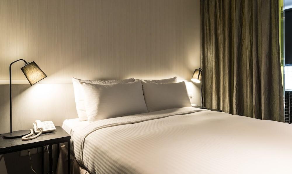 Vendome East Inn photo 2