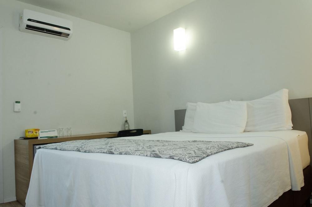 Hotel Impar Suites Expominas photo 3