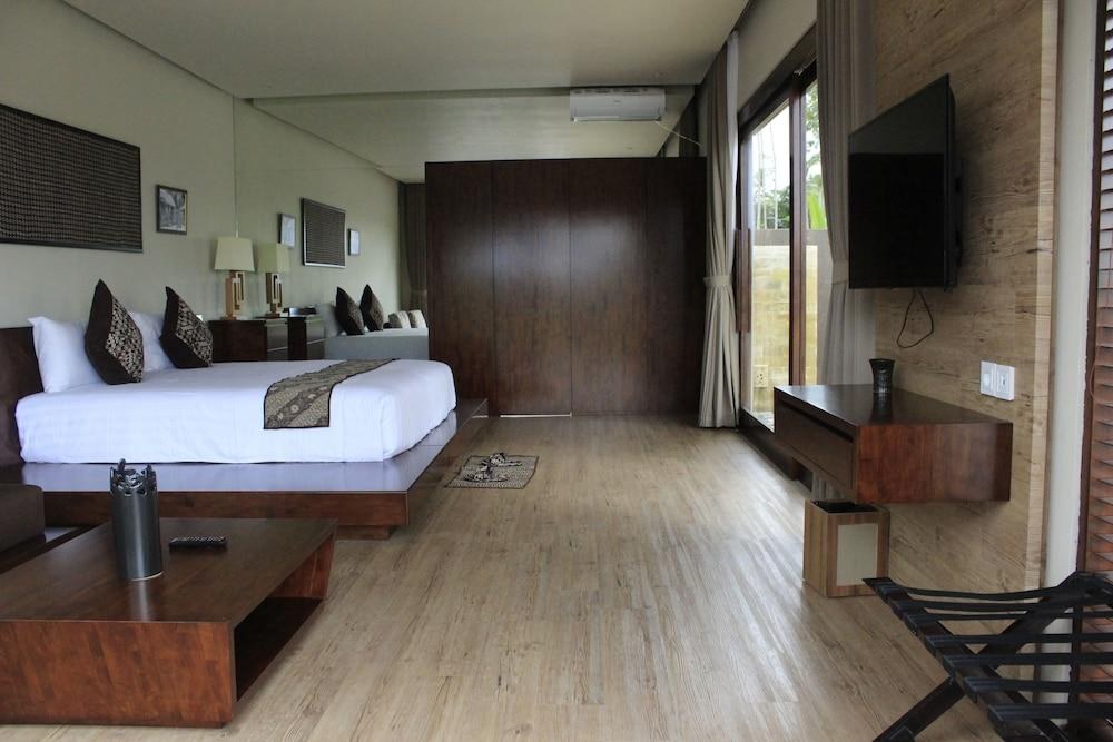 SENETAN VILLAS AND SPA RESORT photo 2