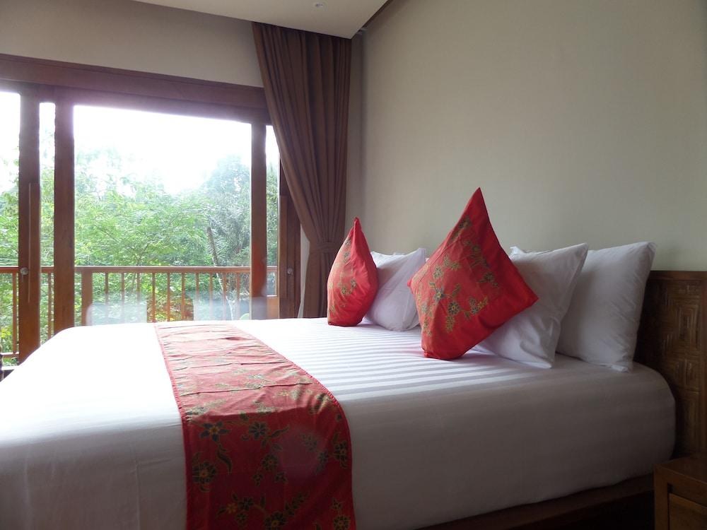 SENETAN VILLAS AND SPA RESORT photo 3