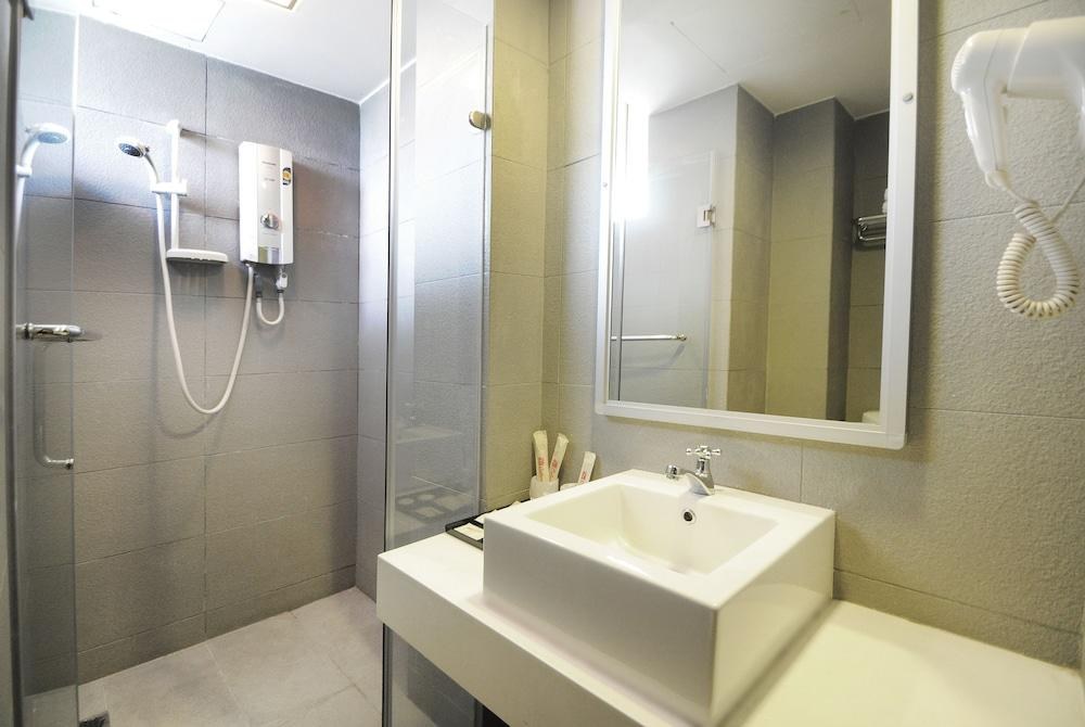 Celyn City Hotel photo 2