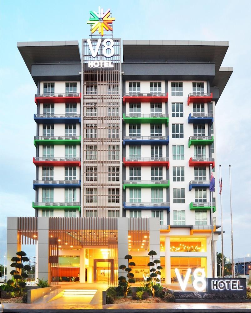 V8 HOTEL photo 4