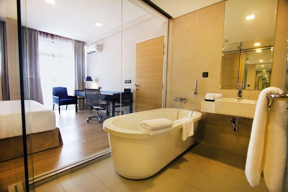 THE STRAITS HOTEL and SUITES photo 4