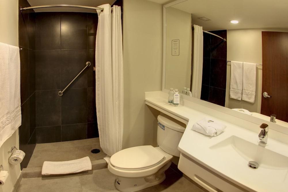 CITY EXPRESS PLUS BY MARRIOTT GUADALAJARA PALOMAR photo 2